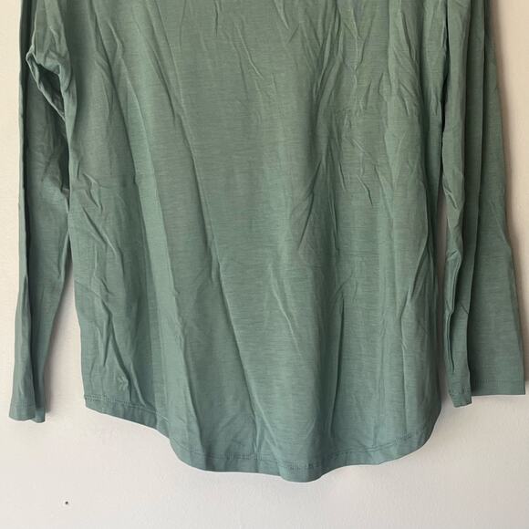 NWT! All in Motion Green Long Sleeve Tee Size XS - Picture 8 of 9